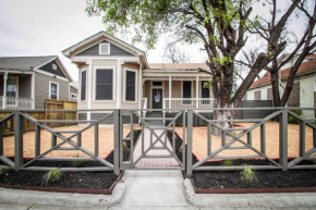 Wyoming St Restored Historic 2BR/1BA Downtown